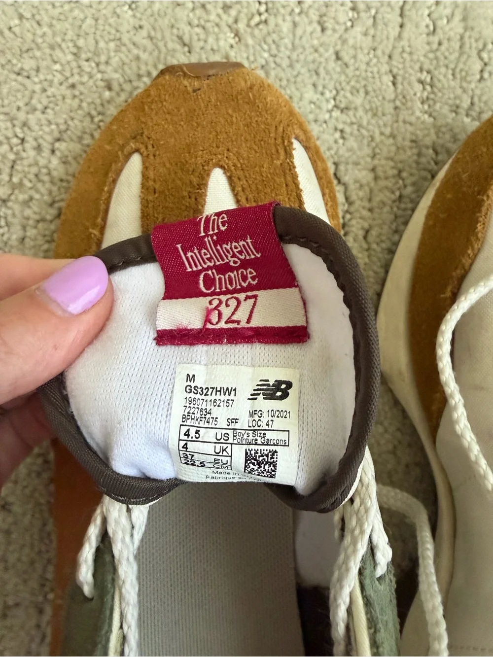 New Balance 327 sneakers